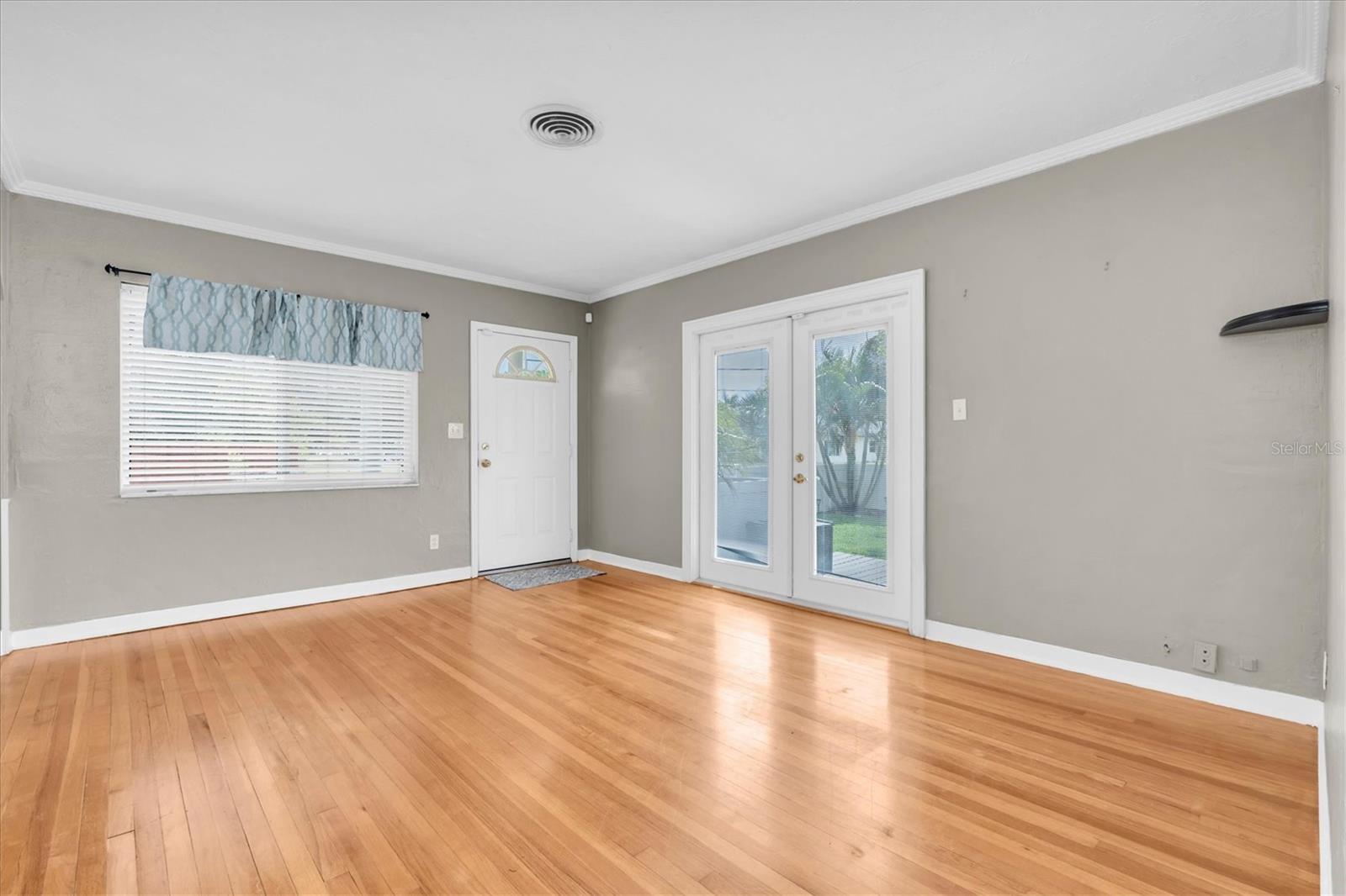 CENTRAL PASADENA - Residential