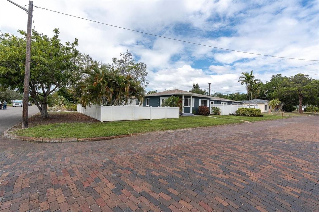 Photo of 200 62nd Street N, St Petersburg, FL 33710 (MLS # TB8484879)