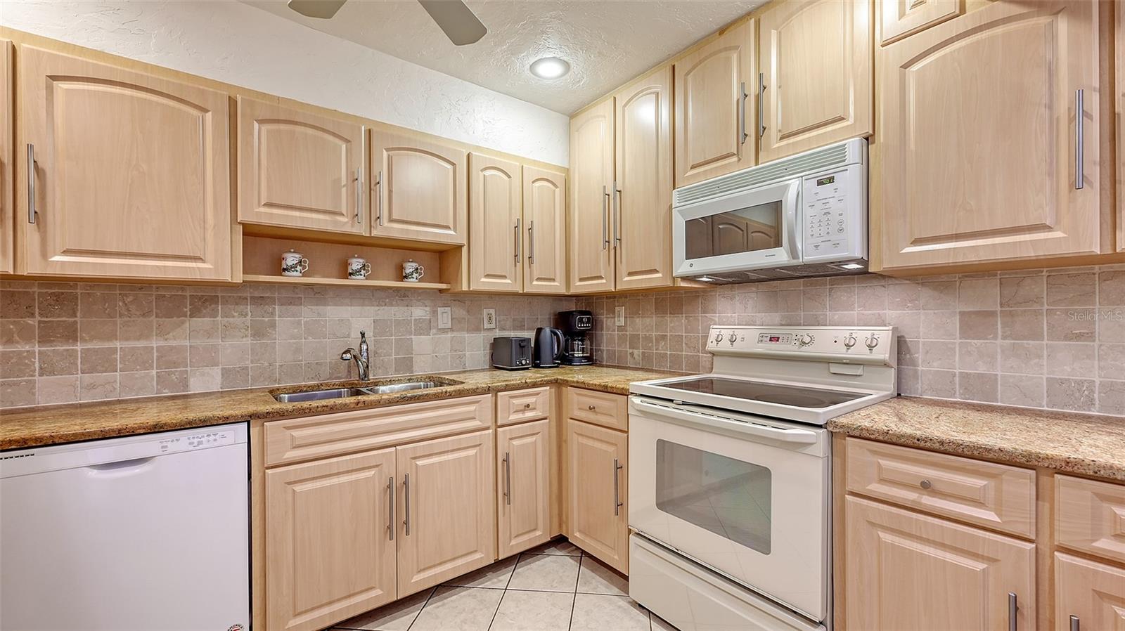 PELICAN COVE XII - Residential Lease