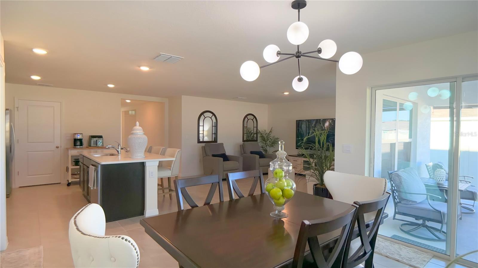 MARION OAKS UN EIGHT FIRST RE - Residential Lease