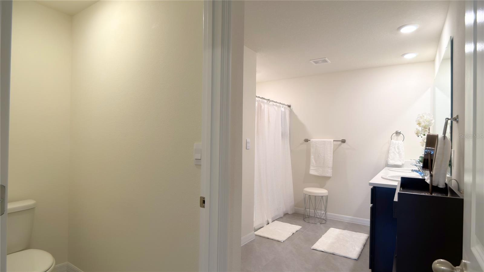 MARION OAKS UN EIGHT FIRST RE - Residential Lease