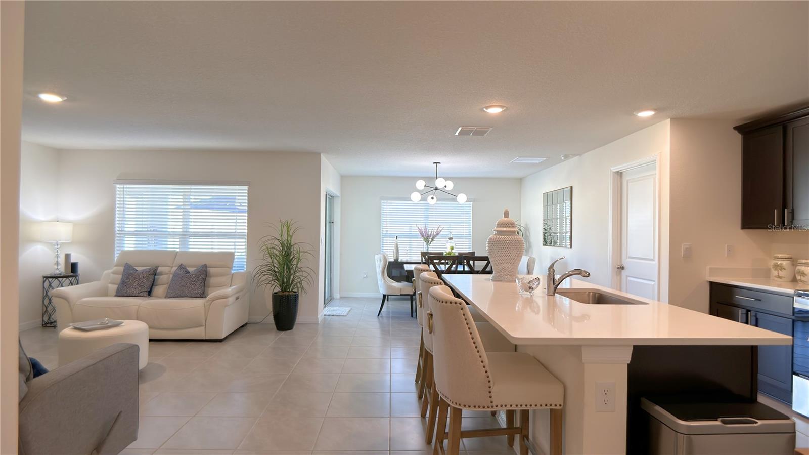 MARION OAKS UN EIGHT FIRST RE - Residential Lease