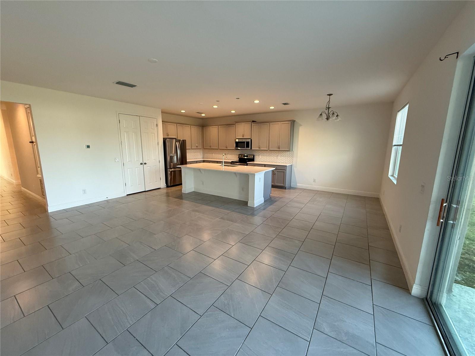 HANOVER LAKES PH 4 - Residential