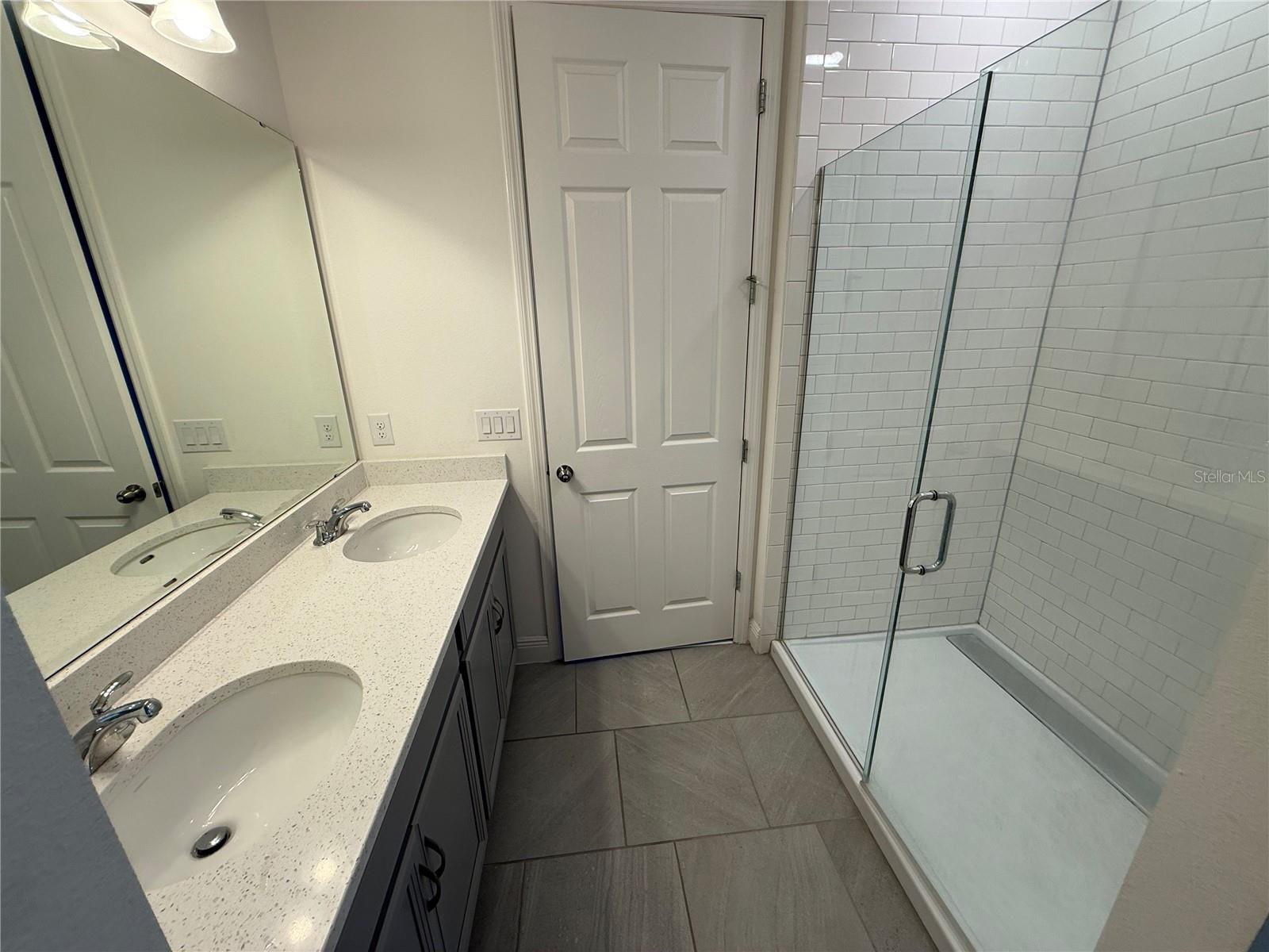 HANOVER LAKES PH 4 - Residential