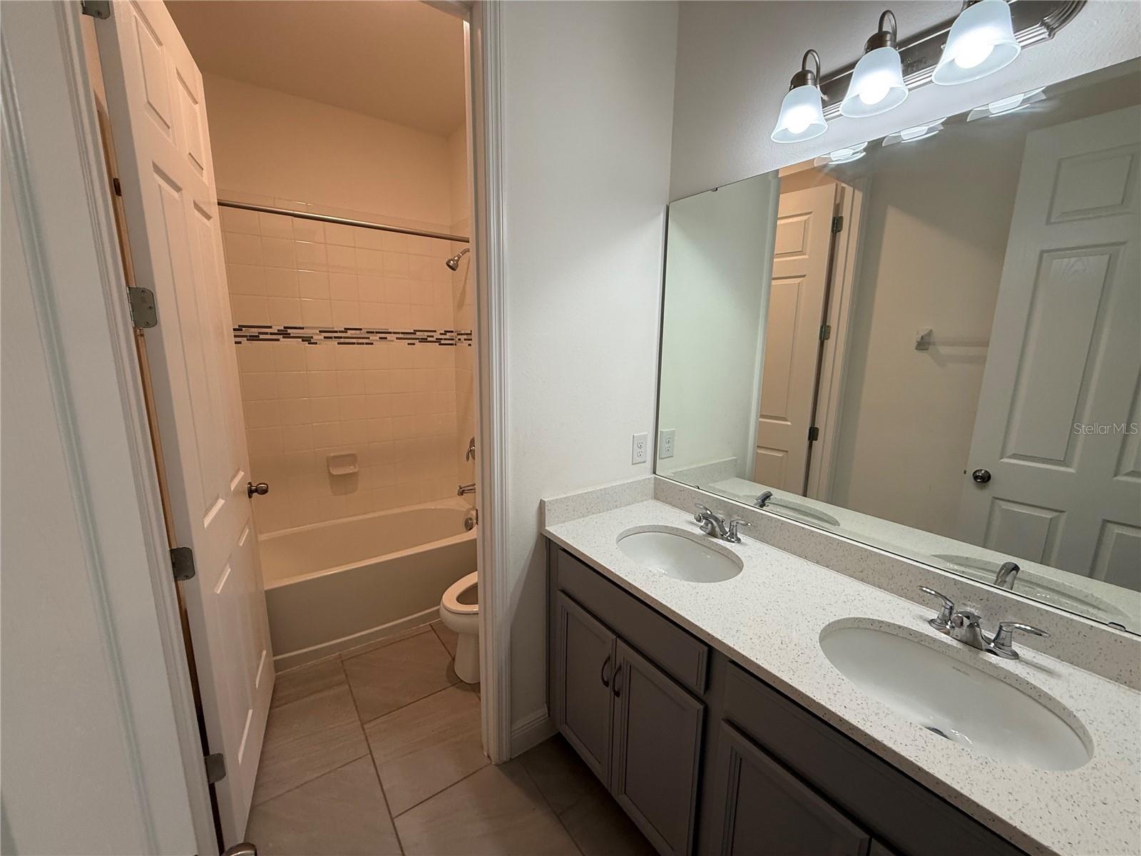 HANOVER LAKES PH 4 - Residential