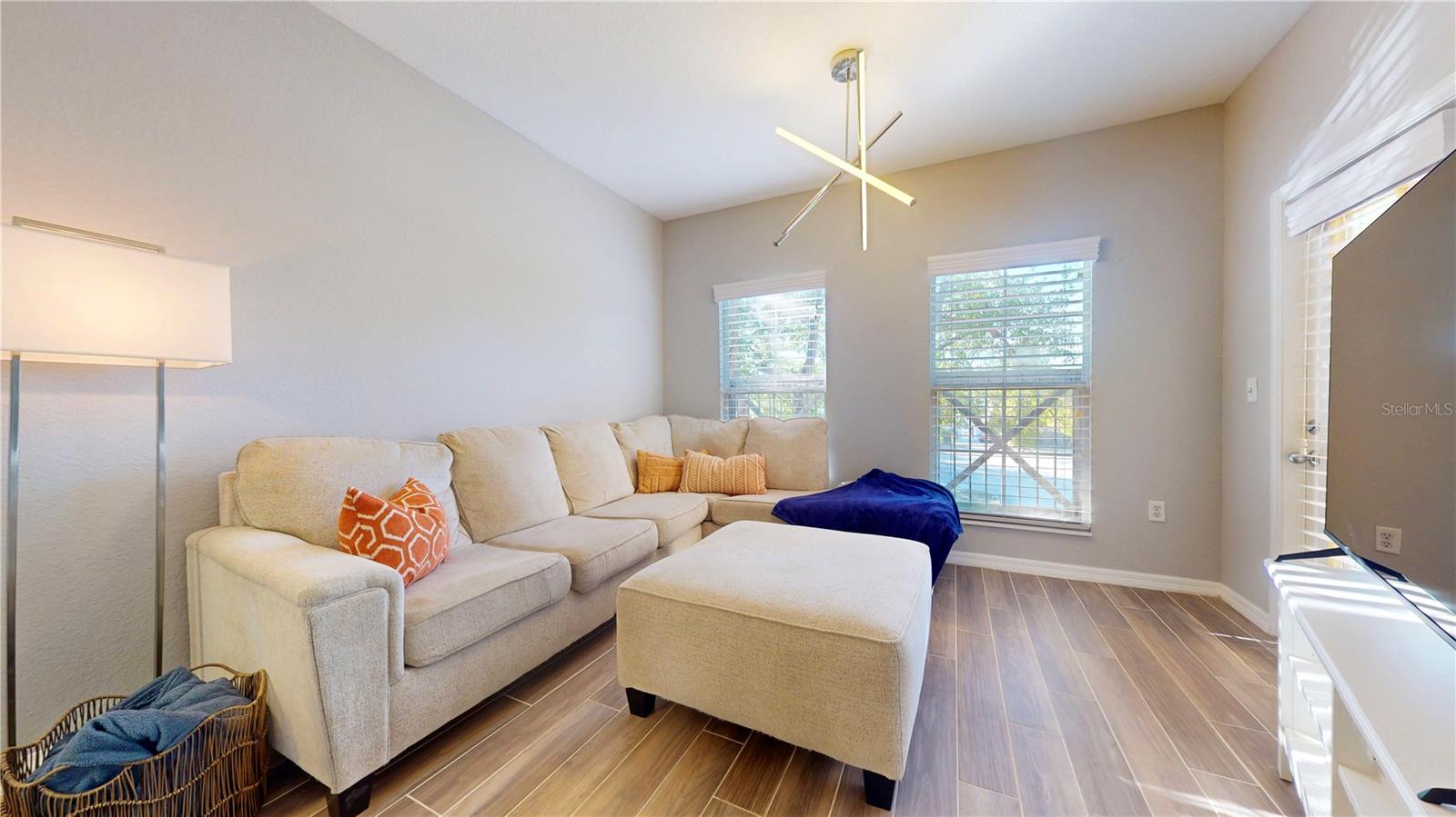 410 S ARMENIA AVENUE 922