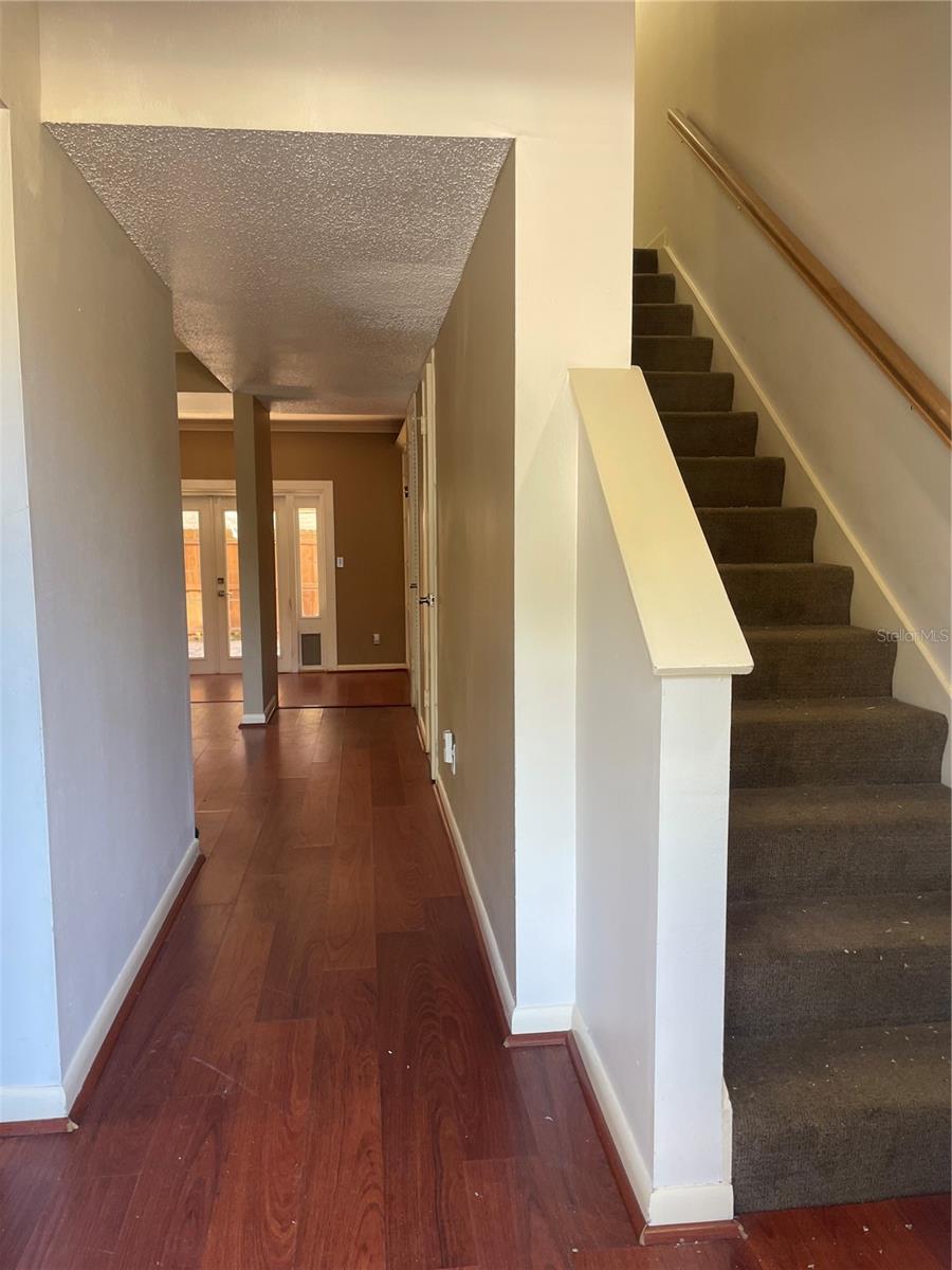 FOUR SEASONS CONDO - Residential