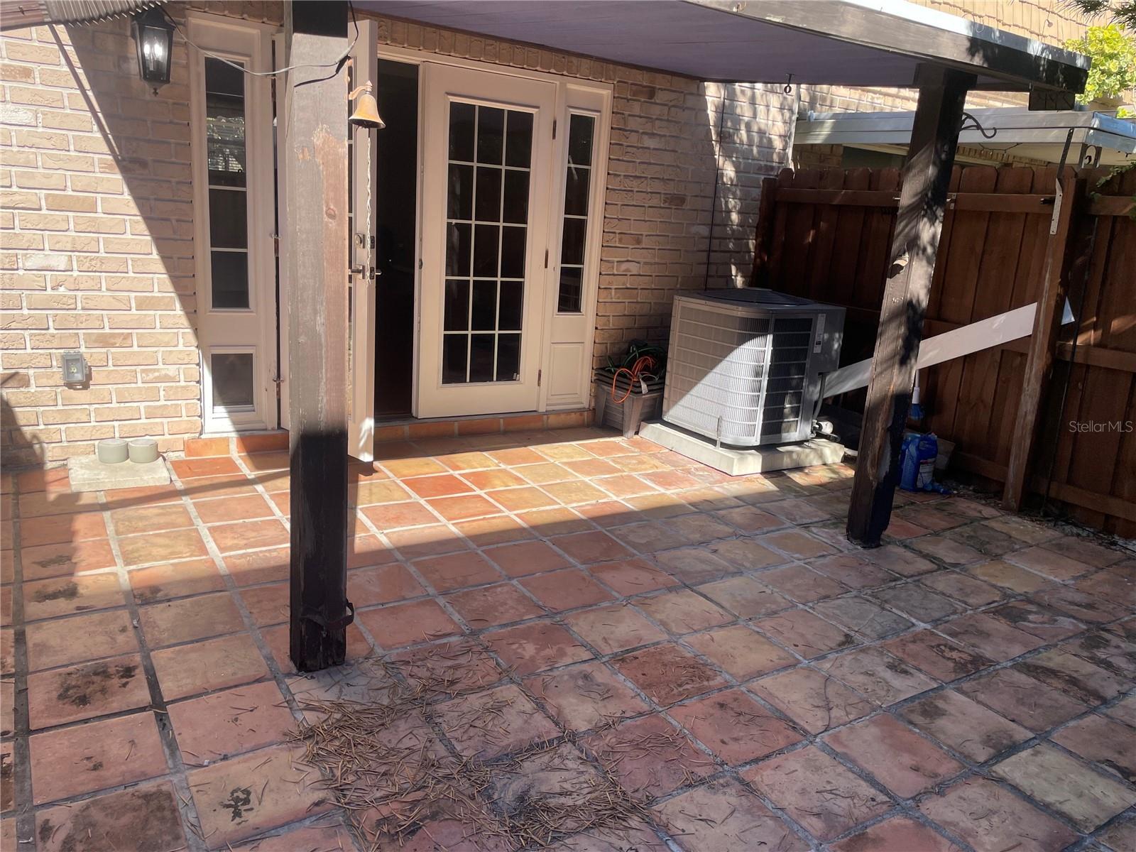 FOUR SEASONS CONDO - Residential