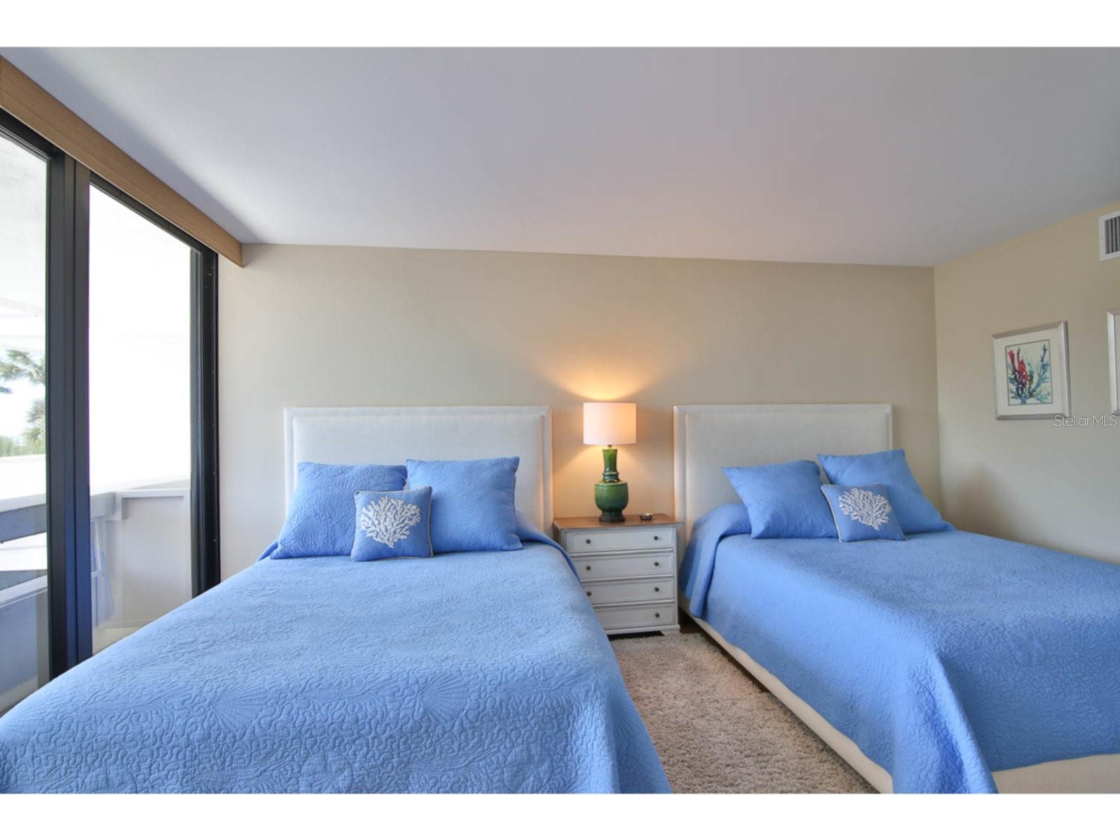 TERRACE - Residential Lease