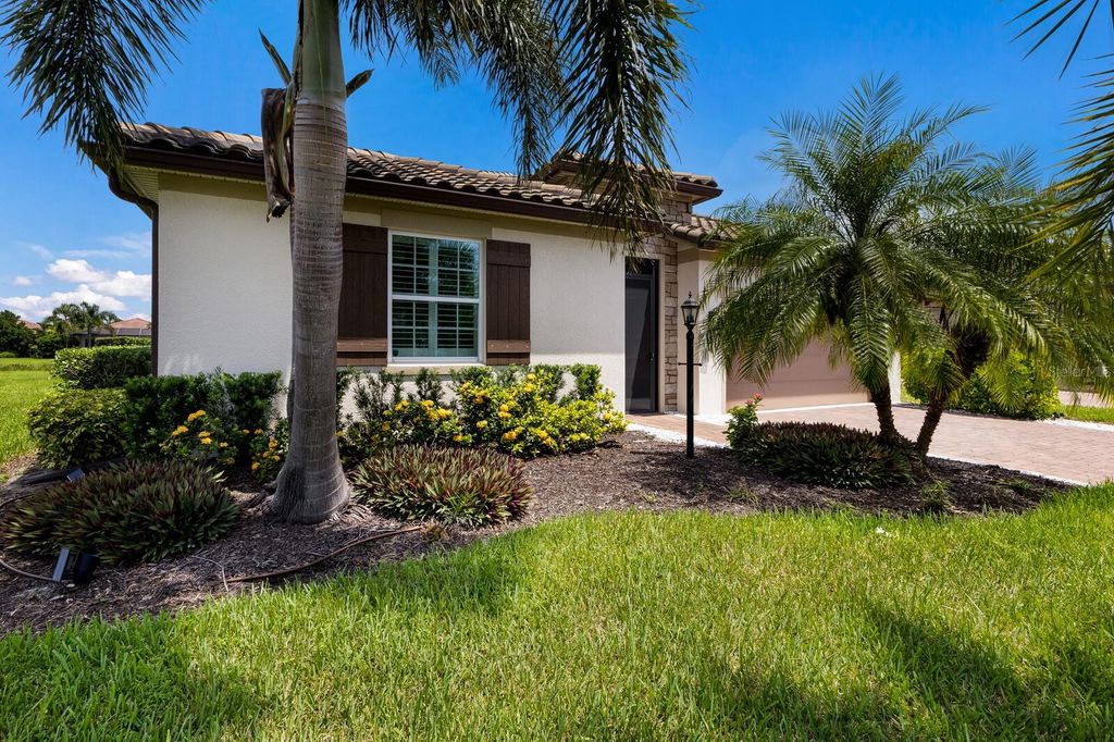Photo of 4825 Tobermory Way, Bradenton, FL 34211 (MLS # A4663217)