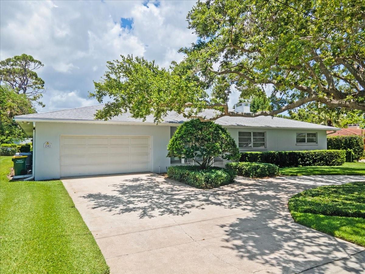 1541 FLOWER DRIVE