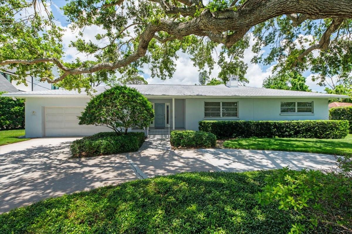 1541 FLOWER DRIVE