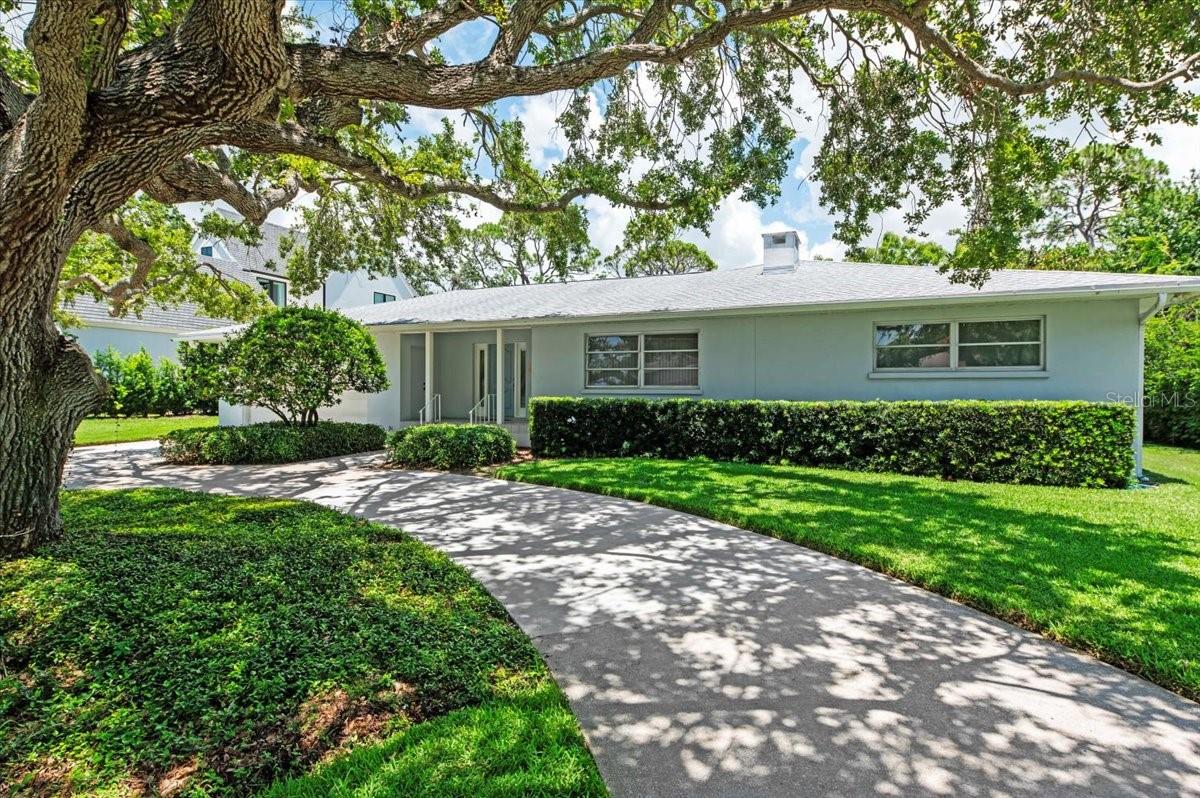 1541 FLOWER DRIVE
