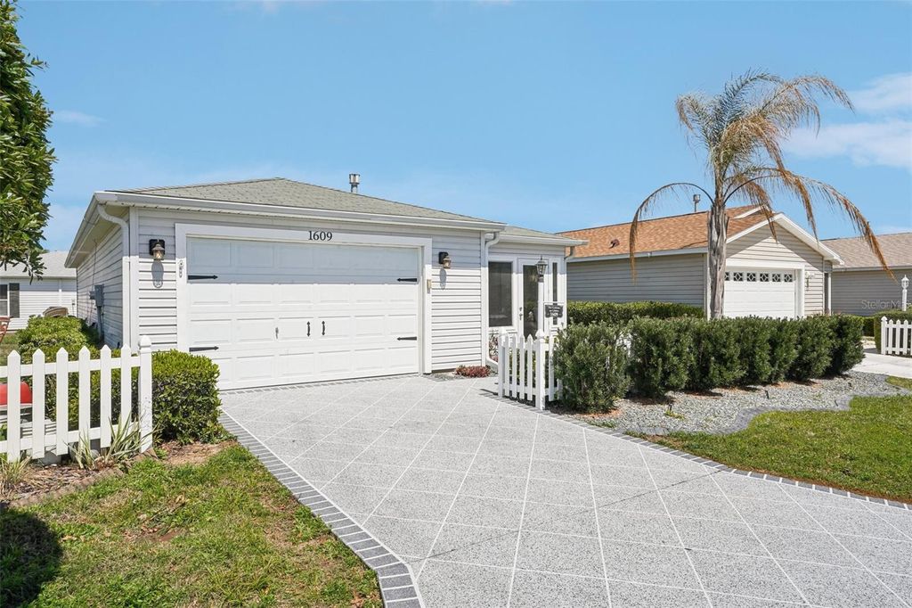 Photo of 1609 Gibbes Way, The Villages, FL 32162 (MLS # O6391575)