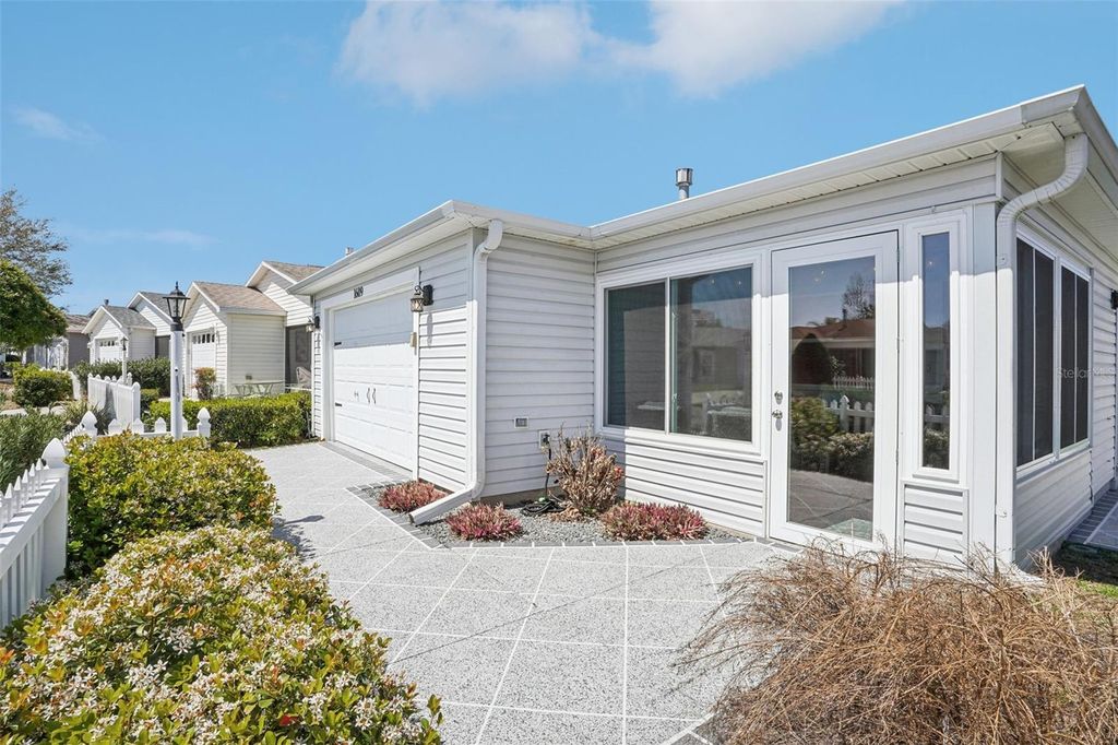 Photo of 1609 Gibbes Way, The Villages, FL 32162 (MLS # O6391575)