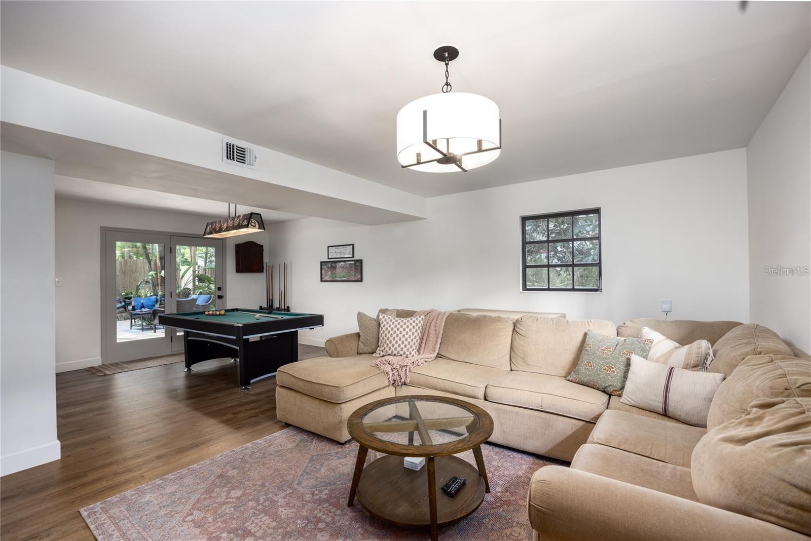 WESTMORELAND ESTATES ADD 1 - Residential