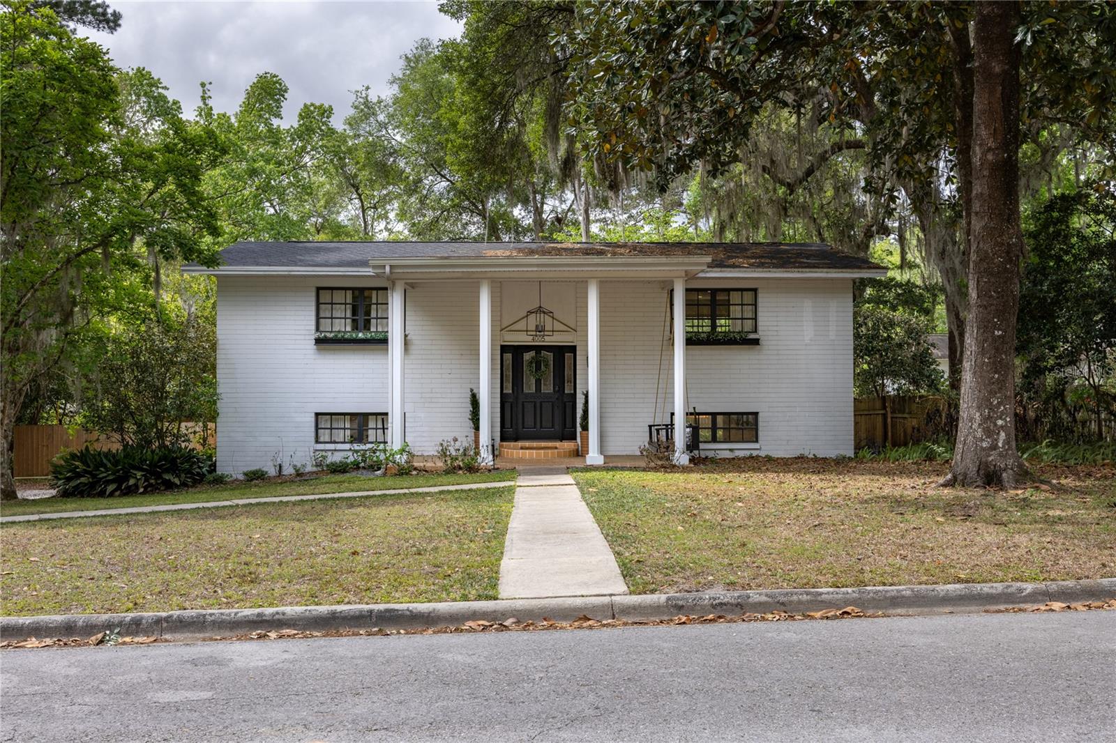 4005 NW 9TH COURT