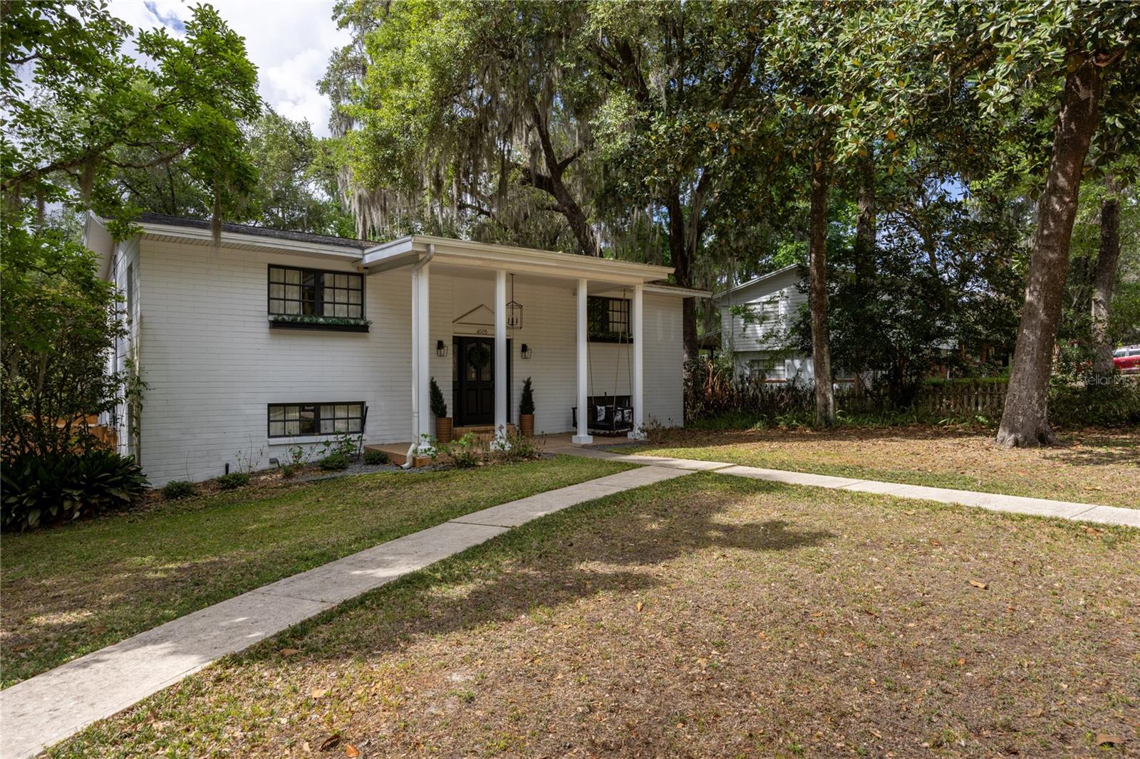 4005 NW 9TH COURT