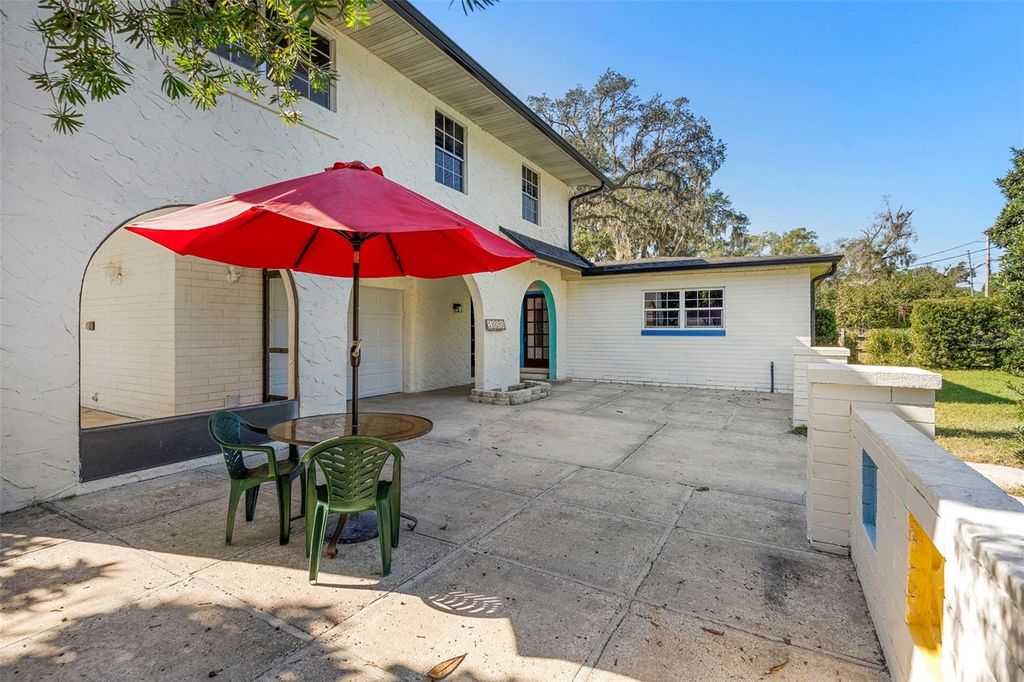 Photo of 1520 W Beresford Avenue, Deland, FL 32720 (MLS # V4945747)