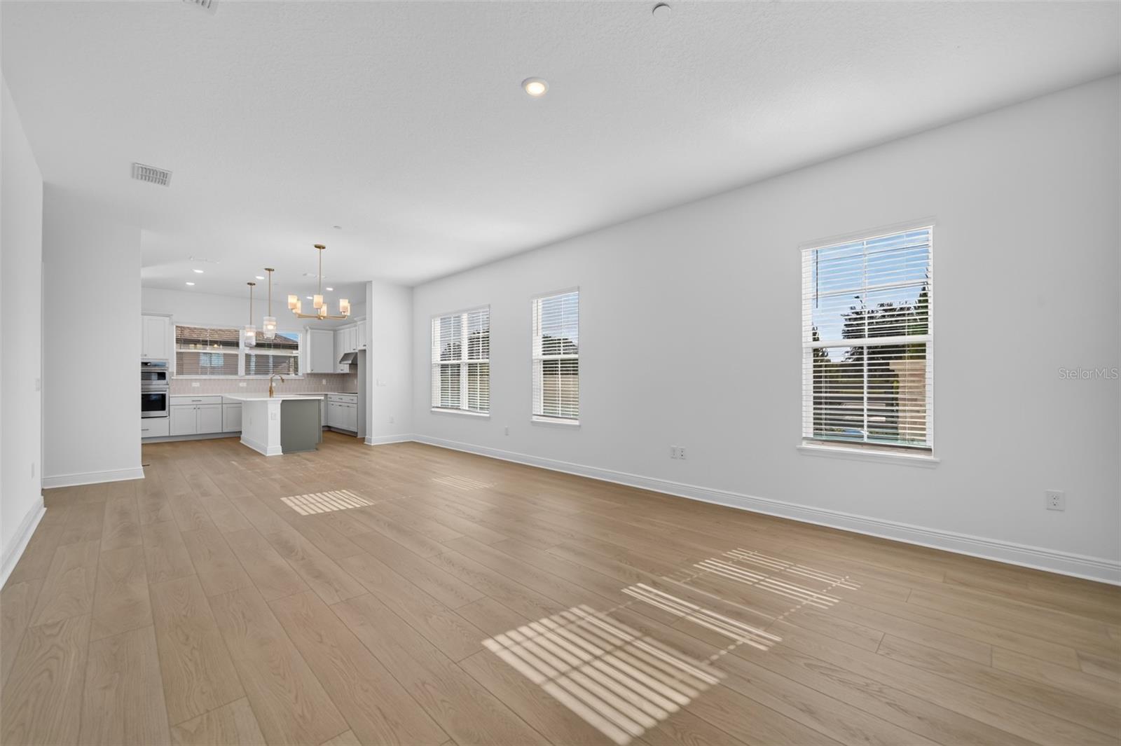 13325 LUSH LIME ALLEY