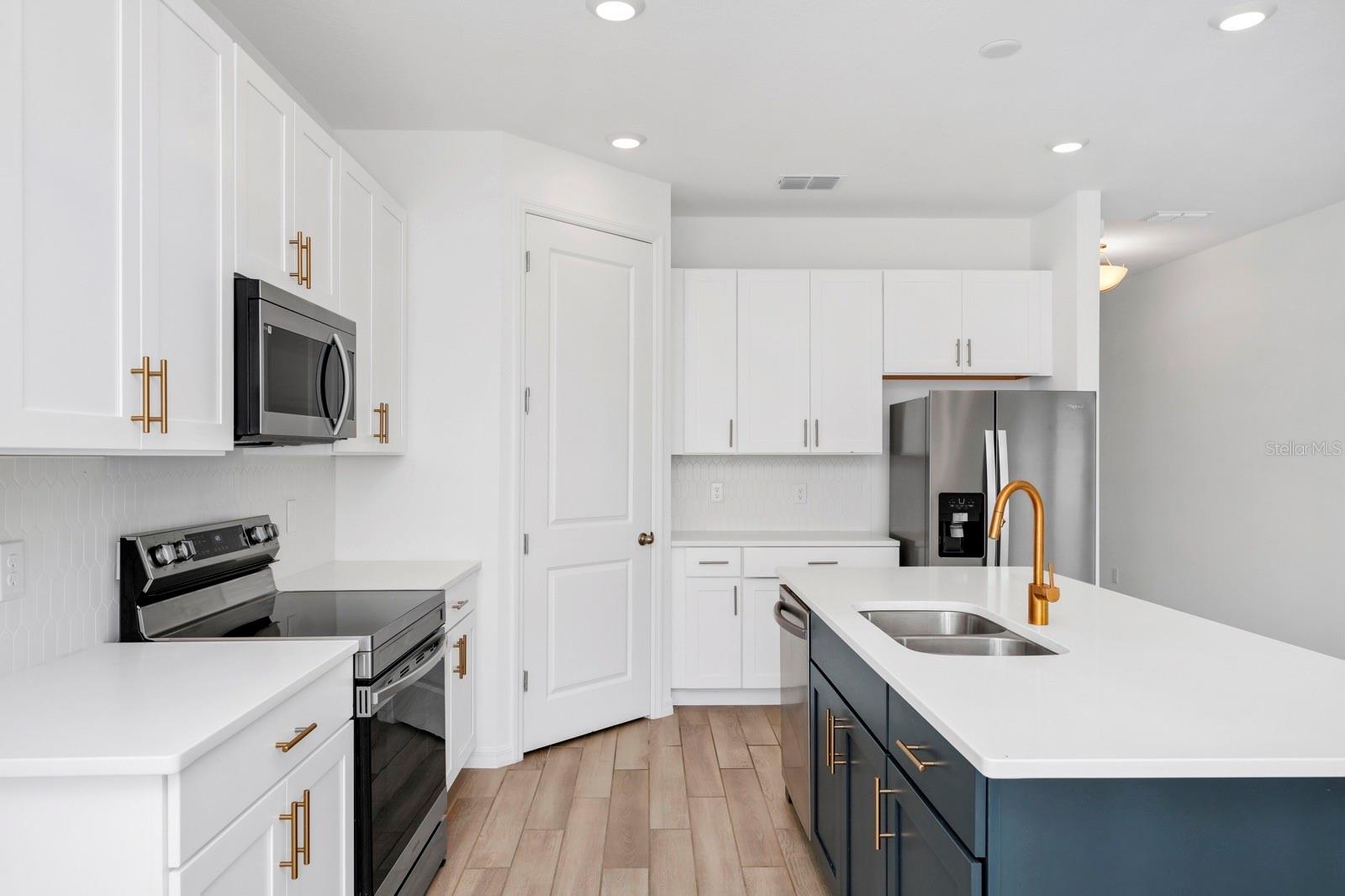 2222 DERWENT DRIVE