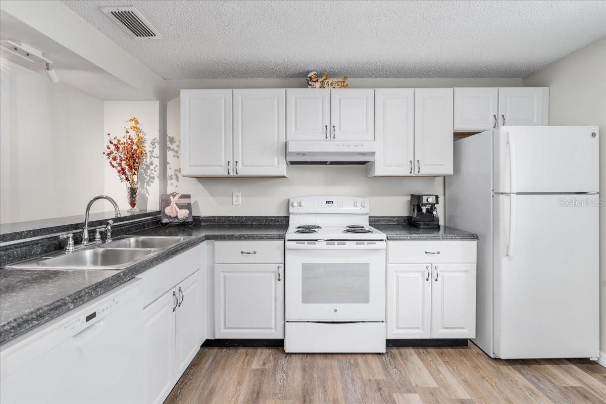 CORDOVA VILLAS PH 10 - Residential