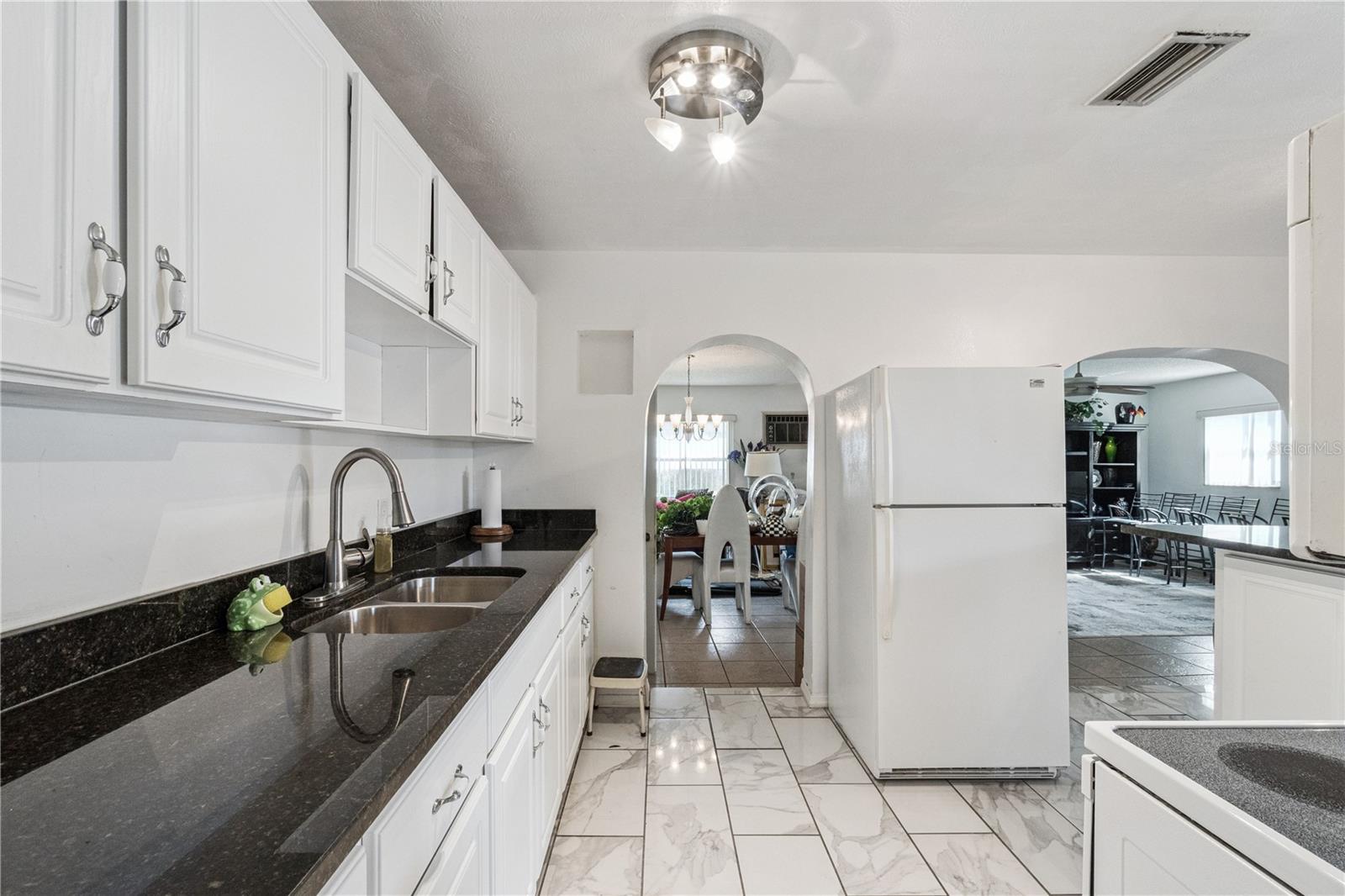 LAKE MANN ESTATES - Residential