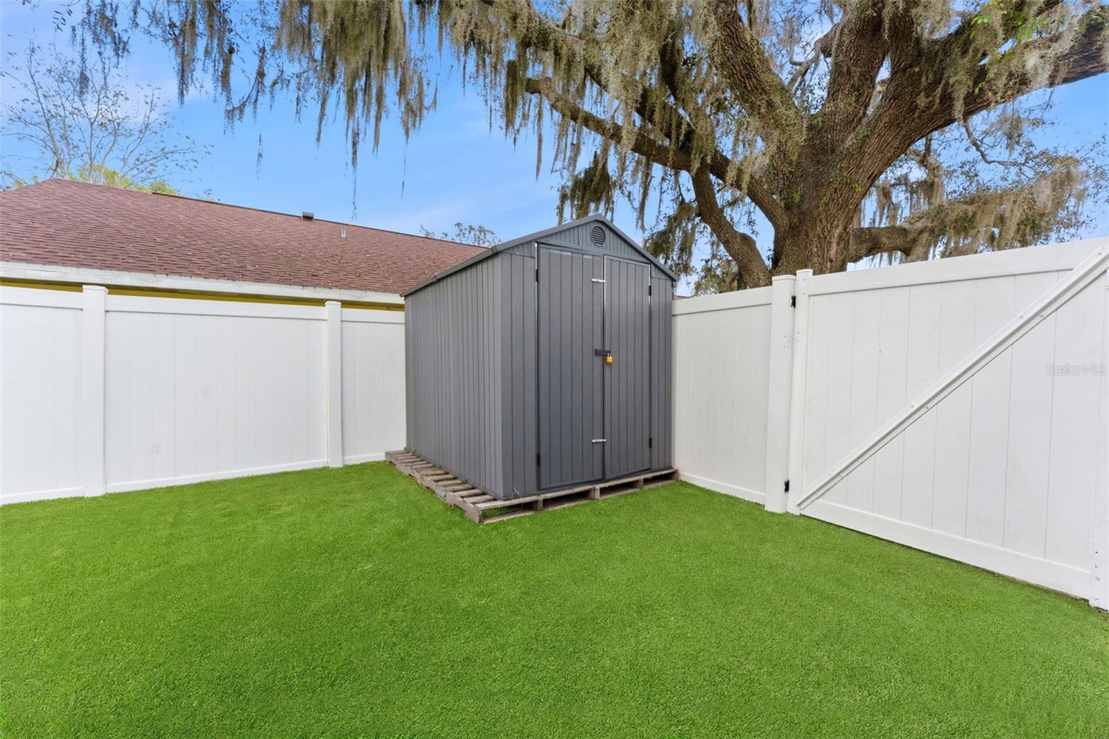 ELIZABETH COURT - Residential