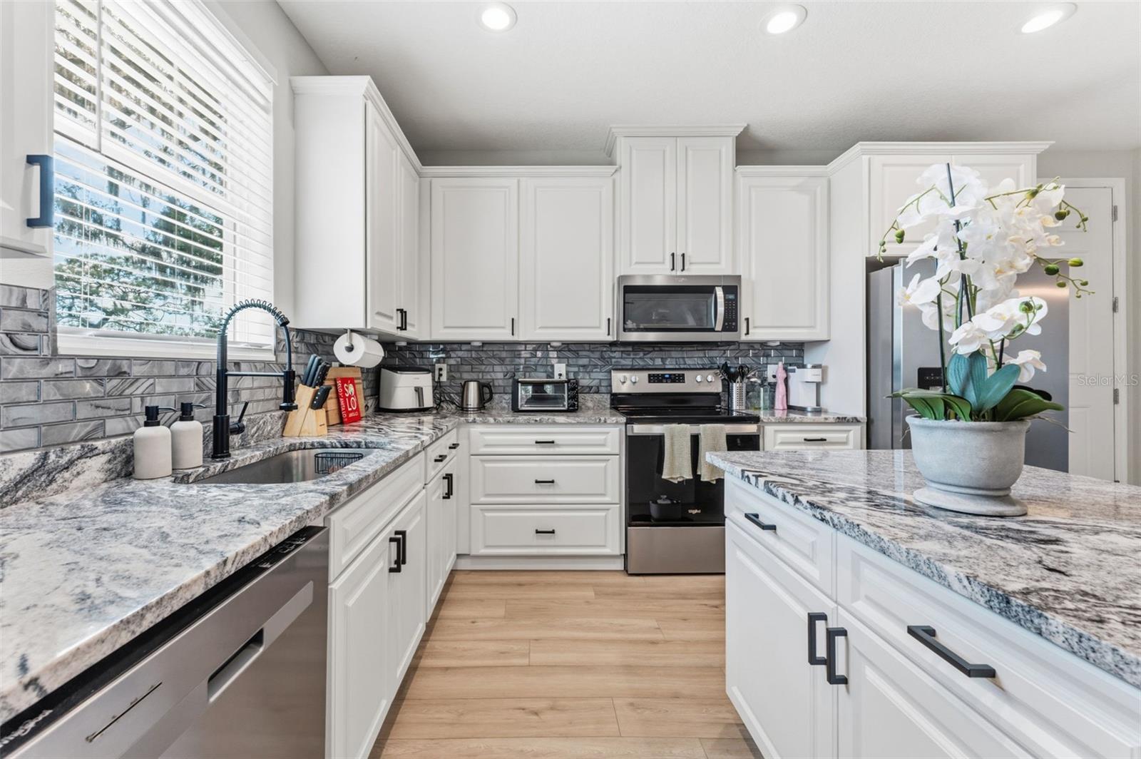 ELIZABETH COURT - Residential