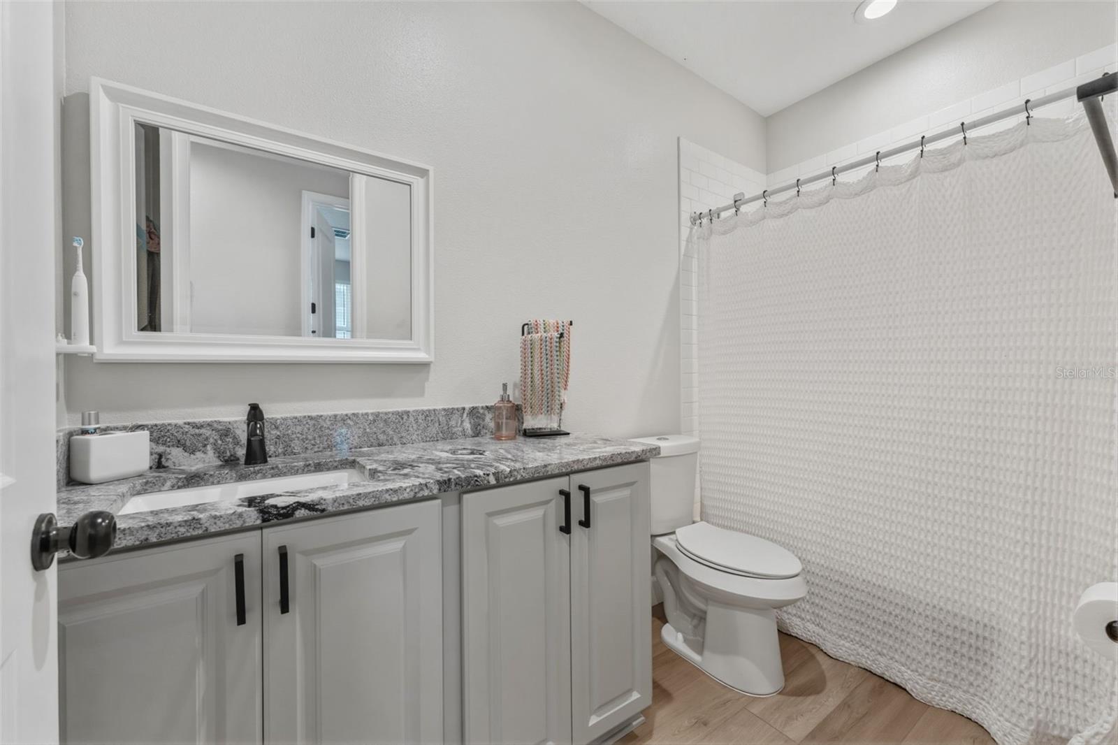 ELIZABETH COURT - Residential