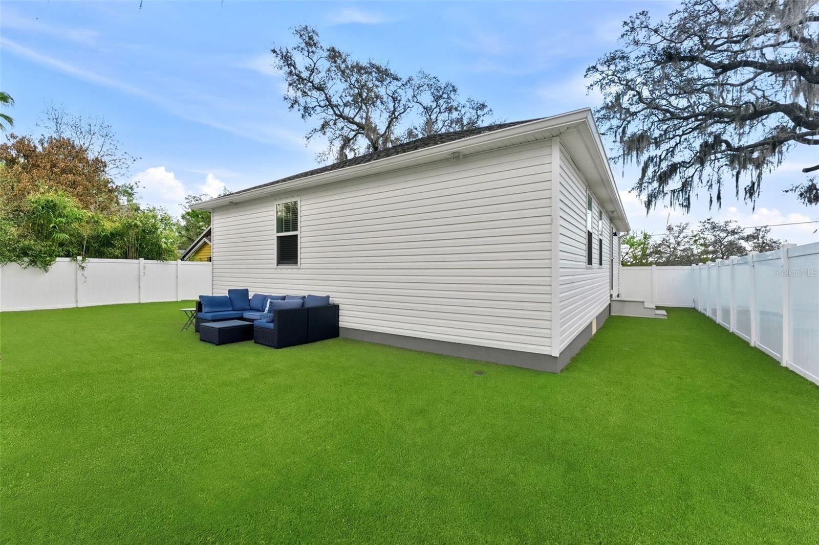 ELIZABETH COURT - Residential