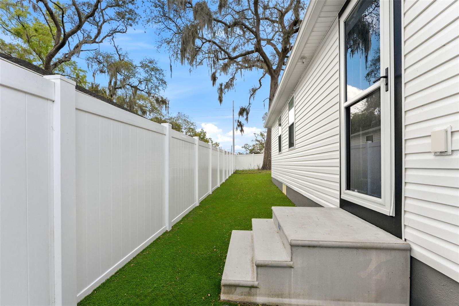 ELIZABETH COURT - Residential