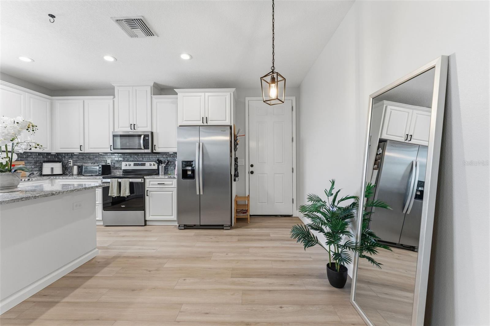 ELIZABETH COURT - Residential