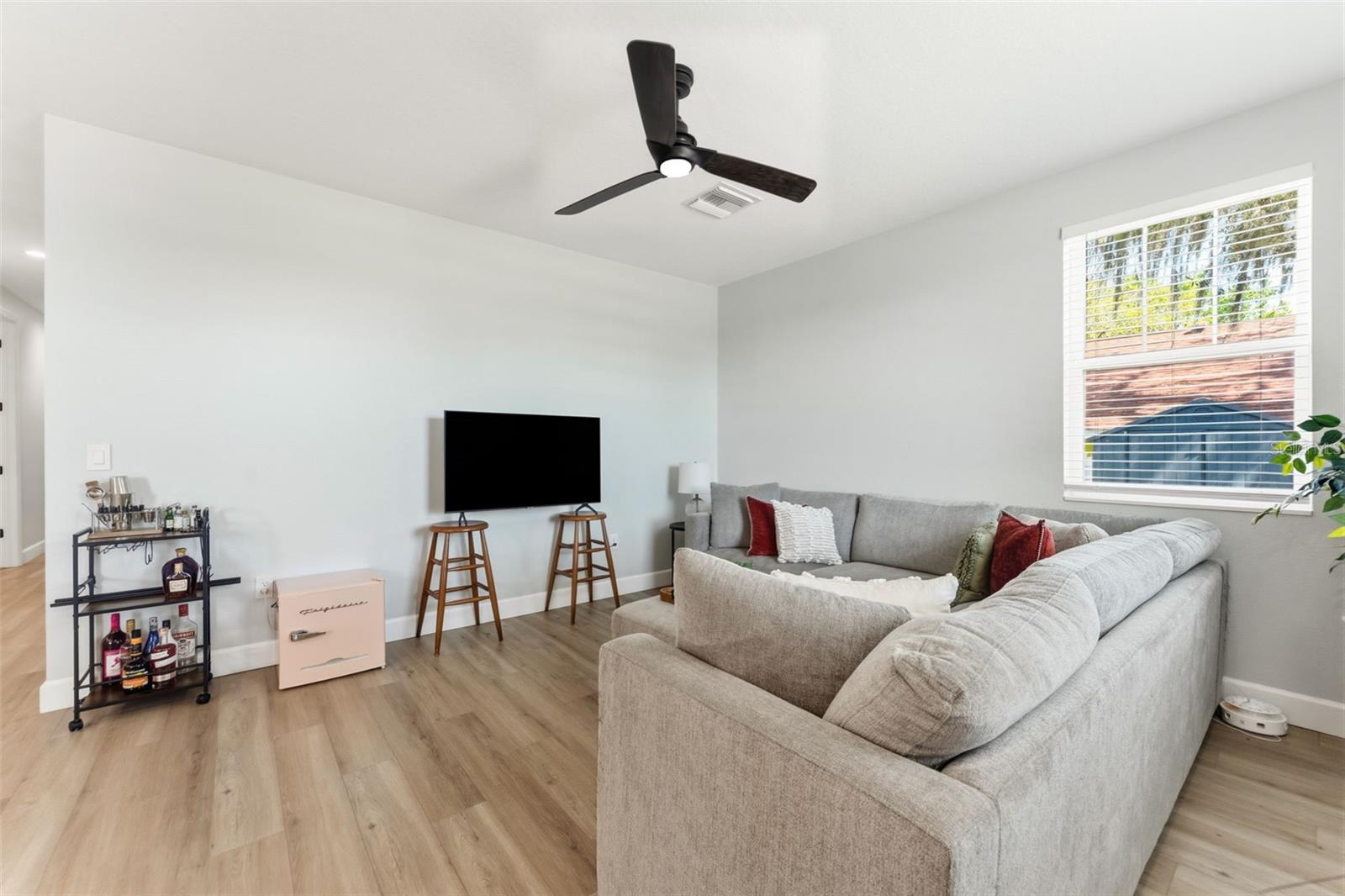 ELIZABETH COURT - Residential