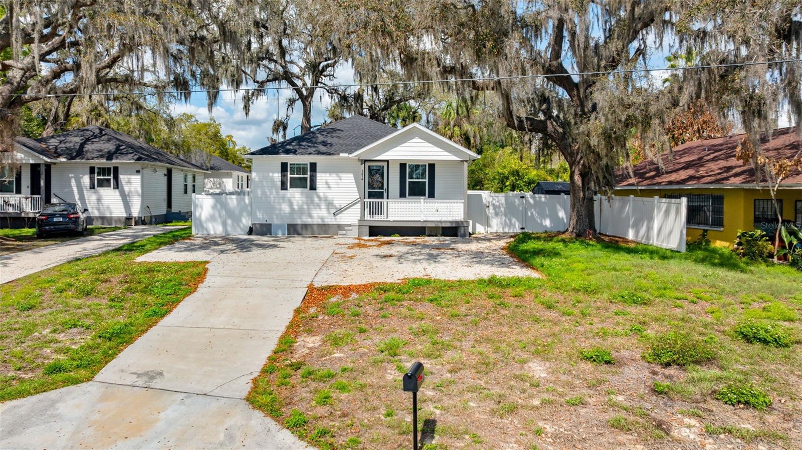 ELIZABETH COURT - Residential