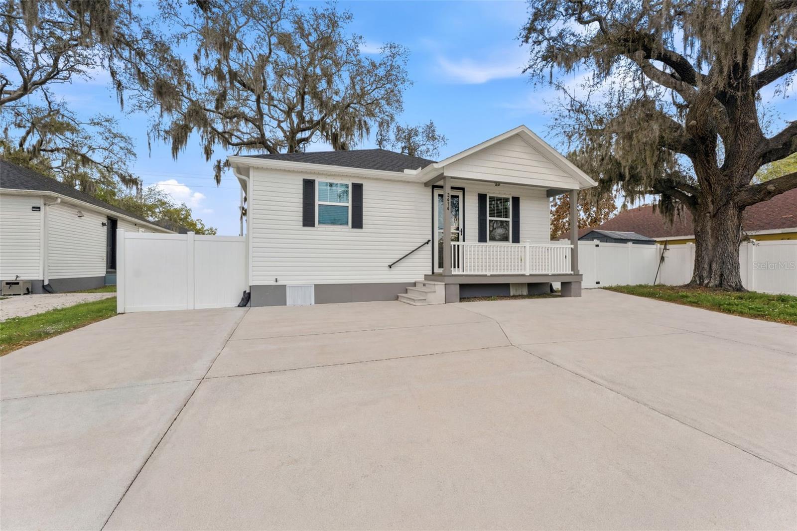 ELIZABETH COURT - Residential