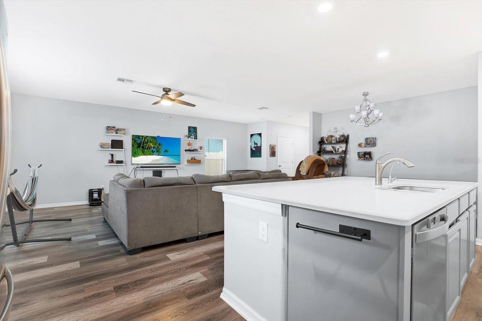 Photo 9 of 30 of 7412 PEARLY EVERLASTING AVENUE house