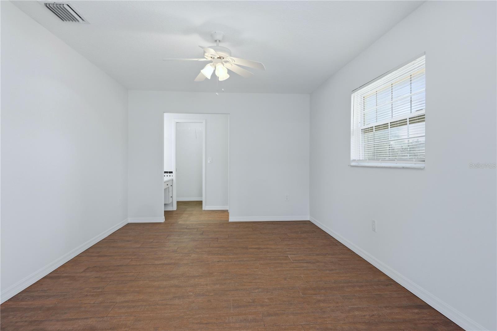 SARASOTA VENICE CO 11 37 18 - Residential