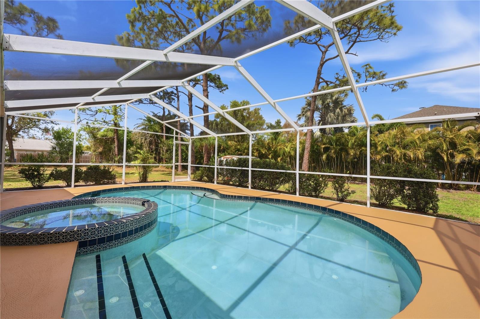 SARASOTA VENICE CO 11 37 18 - Residential