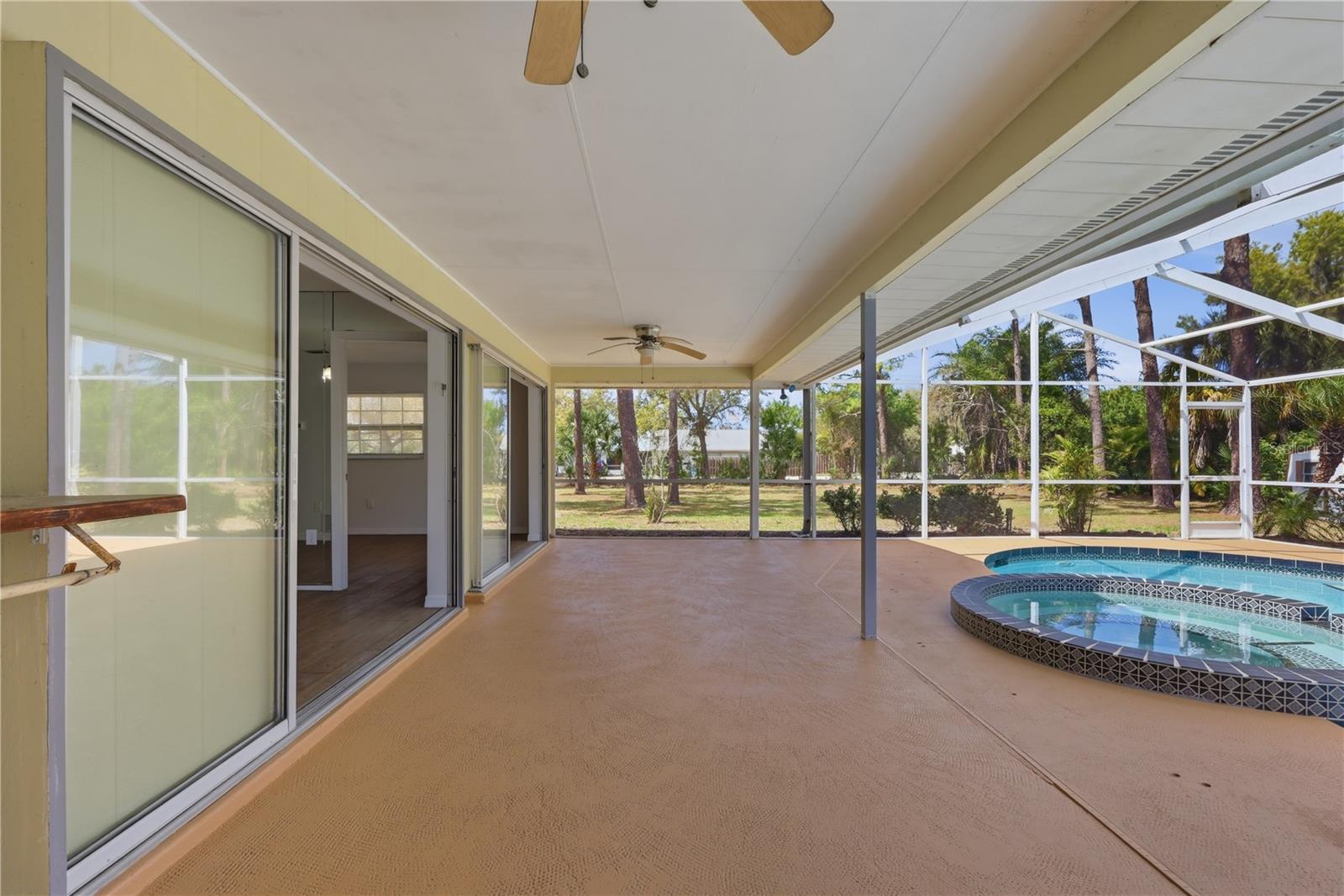 SARASOTA VENICE CO 11 37 18 - Residential