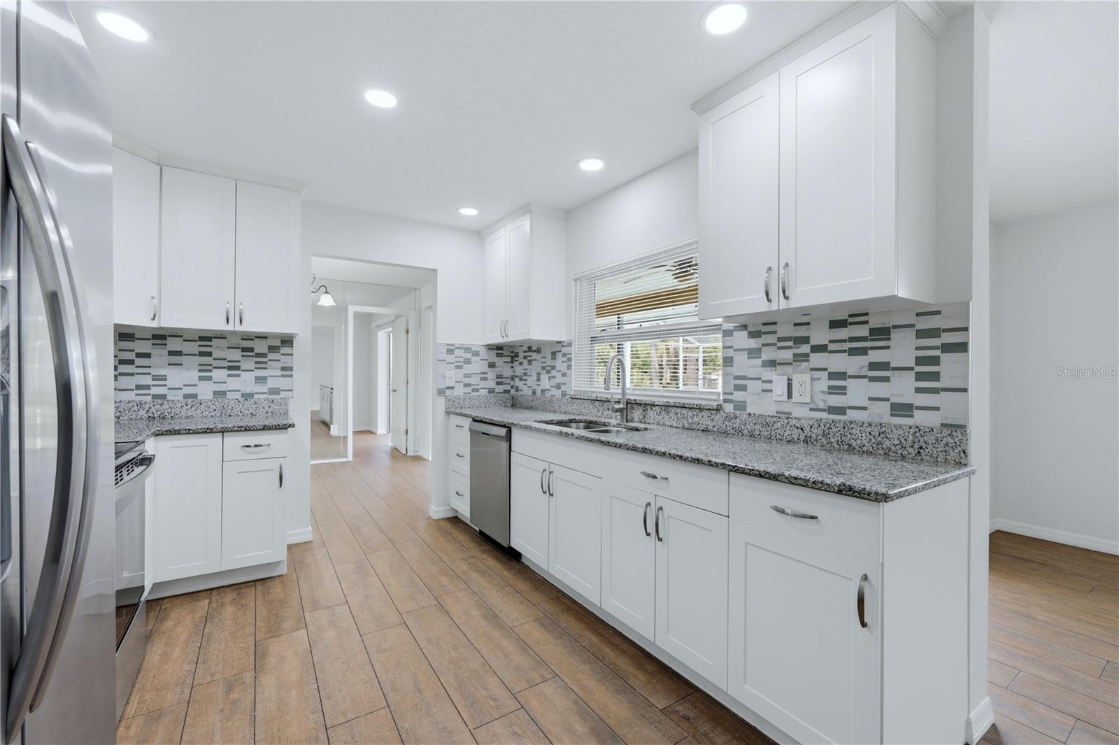 SARASOTA VENICE CO 11 37 18 - Residential