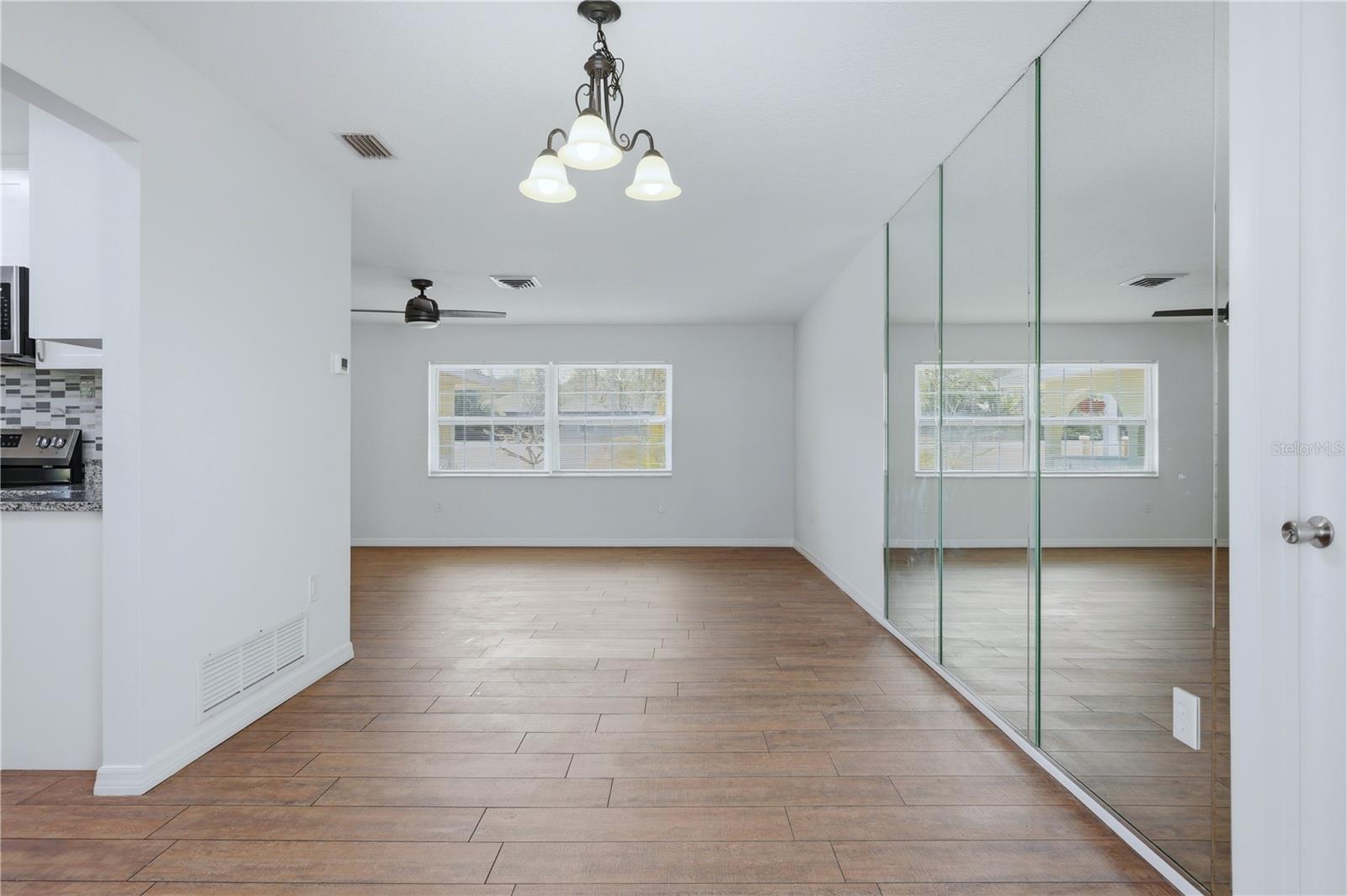 SARASOTA VENICE CO 11 37 18 - Residential