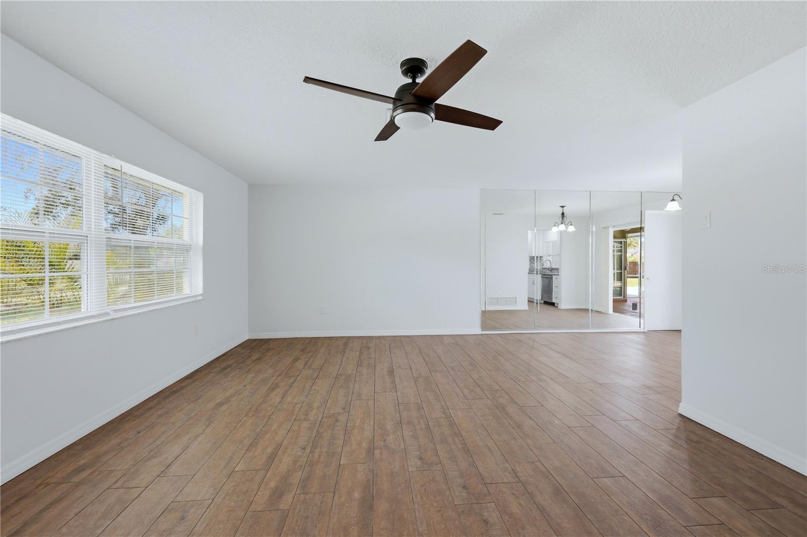 SARASOTA VENICE CO 11 37 18 - Residential