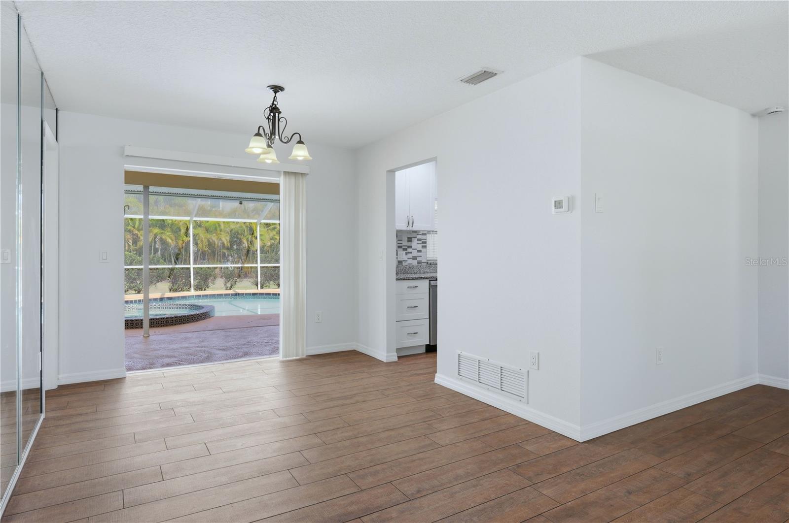 SARASOTA VENICE CO 11 37 18 - Residential