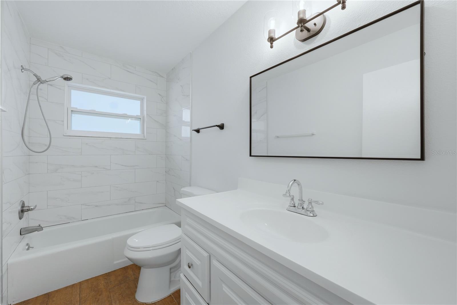 SARASOTA VENICE CO 11 37 18 - Residential