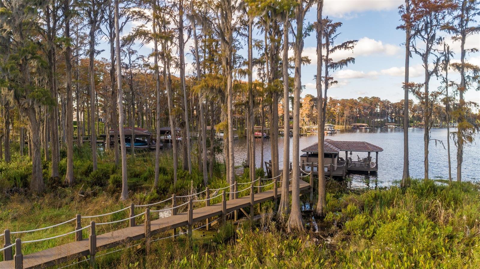 KEENES POINTE - Residential