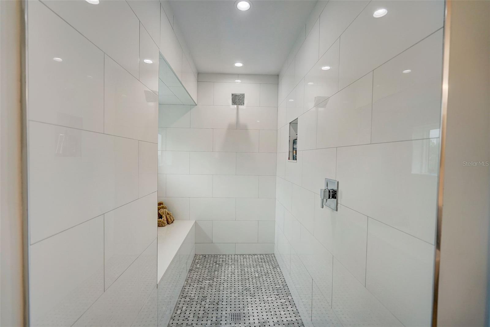 ANNA MARIA BEACH - Residential