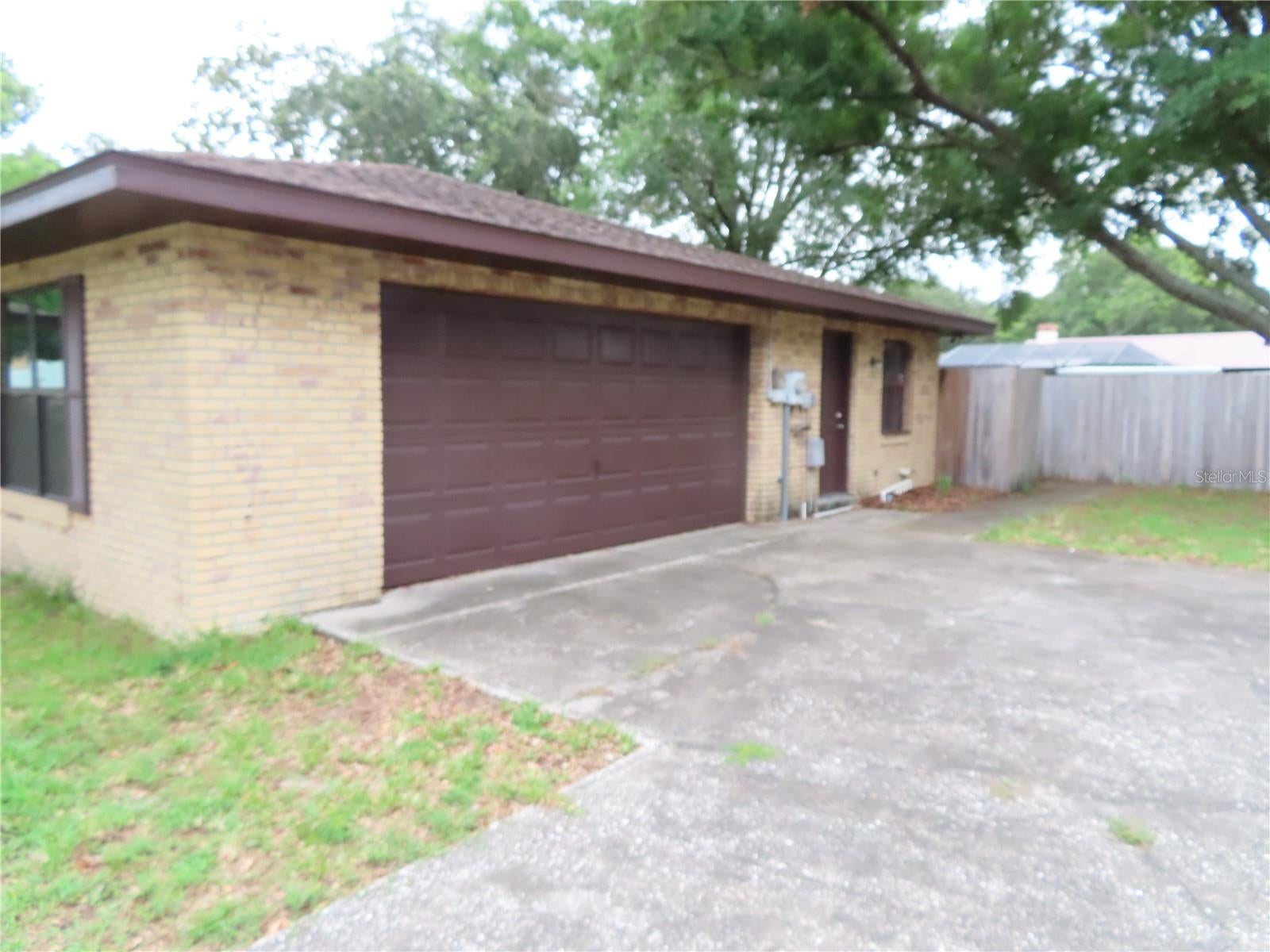 2016 AMESBURY DRIVE