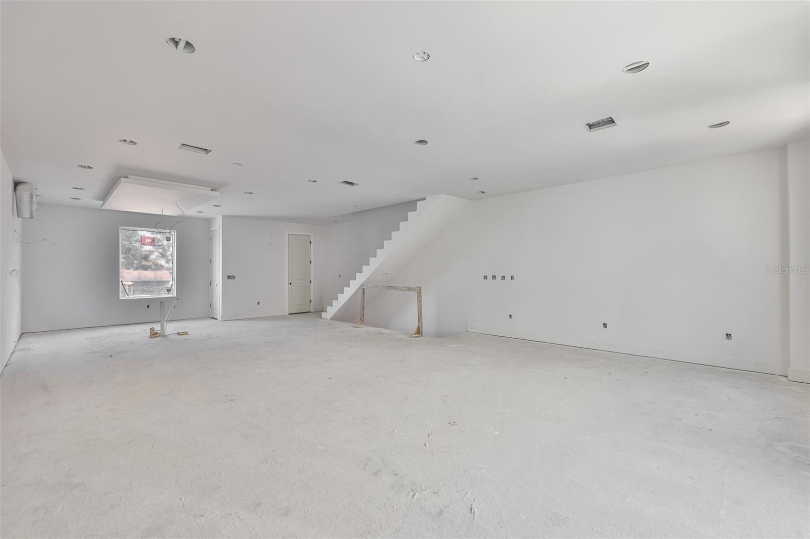 310 W COLUMBUS DRIVE 1