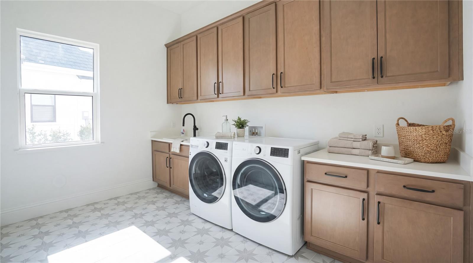 LAUREL POINTE PH 3 - Residential